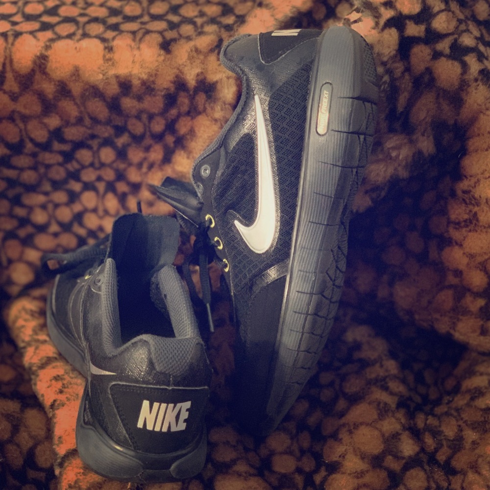 NIKE Everyday Fit Training Shoe - W’s 6